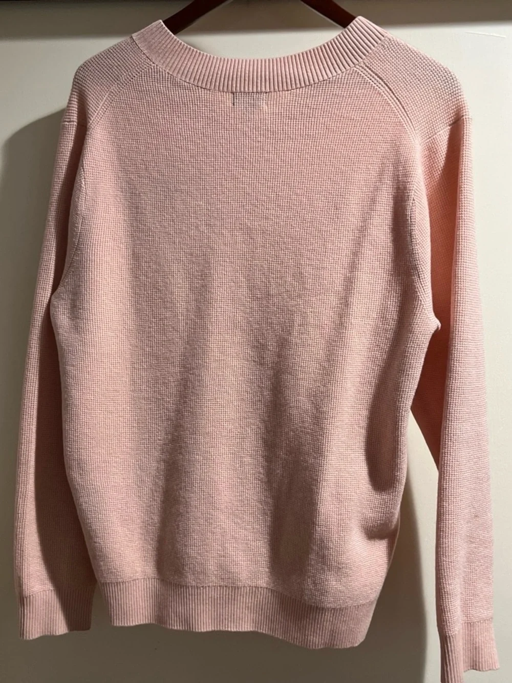 Uniqlo Men's V-Neck Sweater - Pale Pink